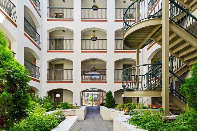 3174 Gladwin Road 303, Abbotsford