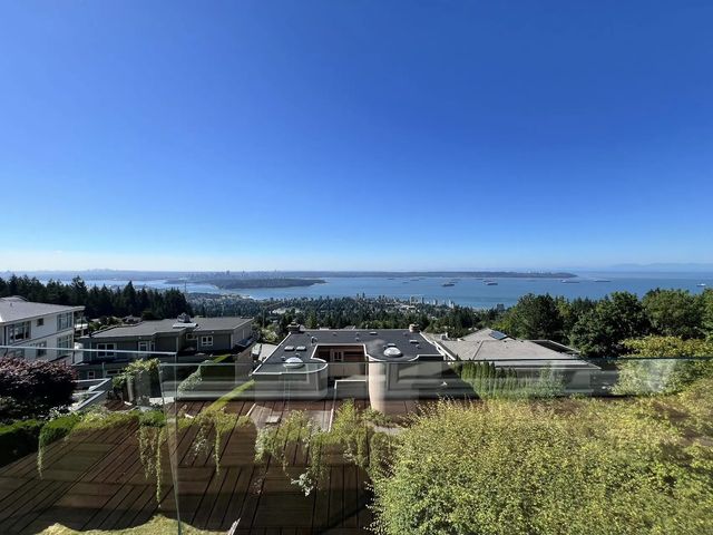 1538 Chippendale Court, West Vancouver