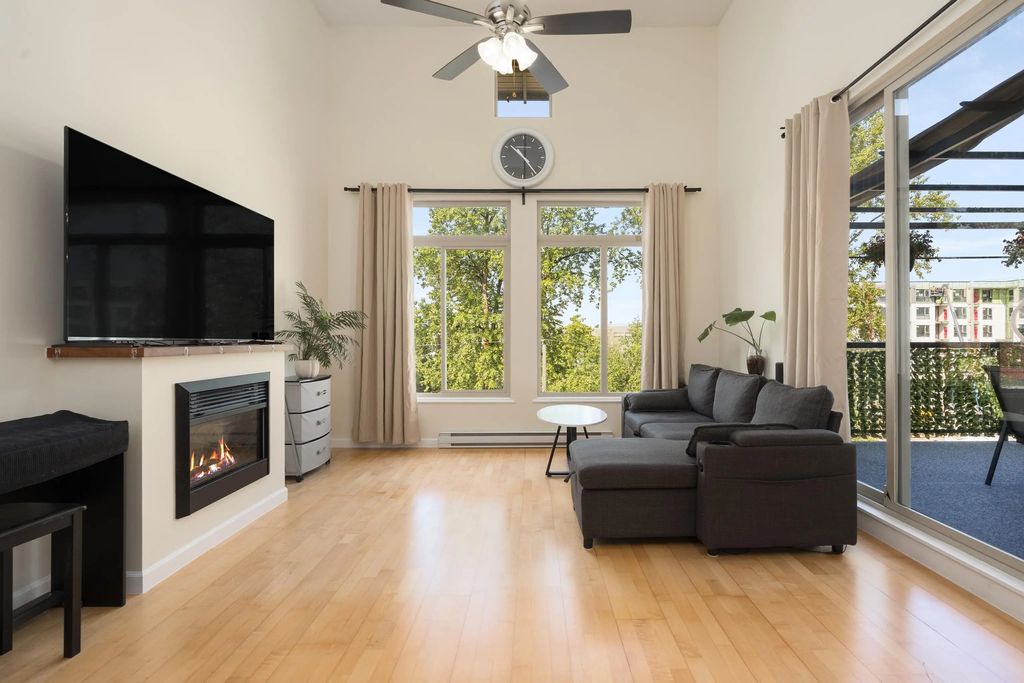 10180 153 Street 418, Surrey
