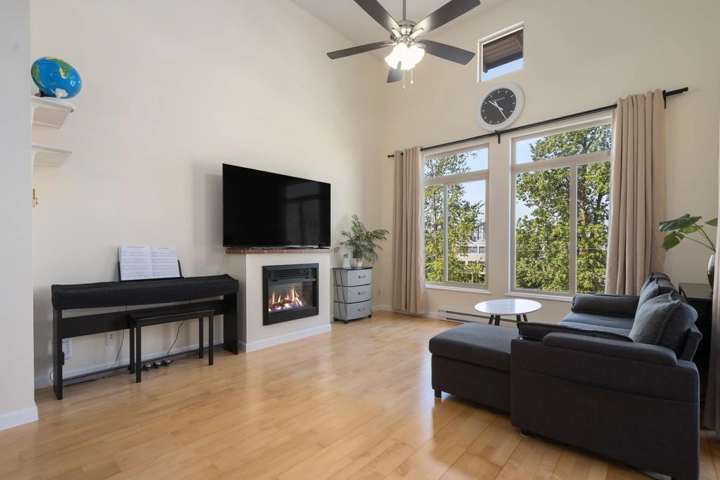 10180 153 Street 418, Surrey
