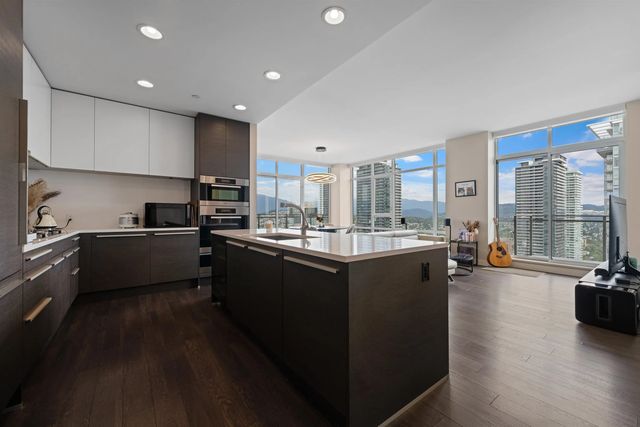 2008 Rosser Avenue 4502, Burnaby