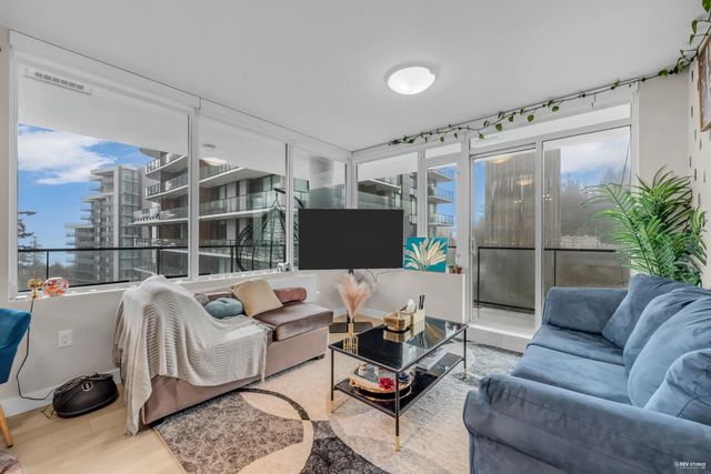 8725 University Crescent 702, Burnaby