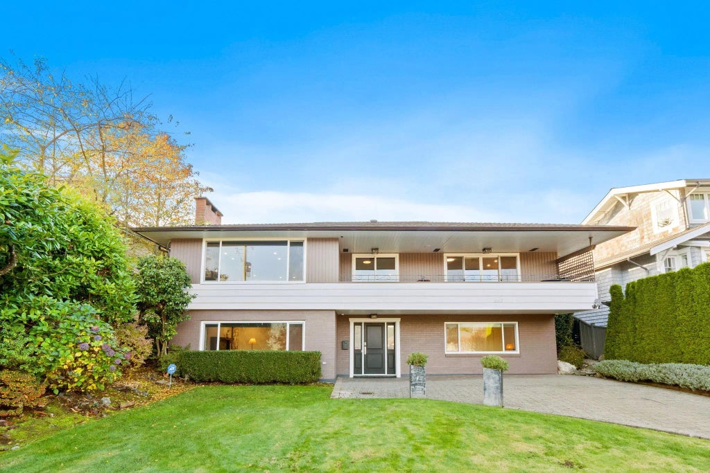463 Beachview Drive, North Vancouver