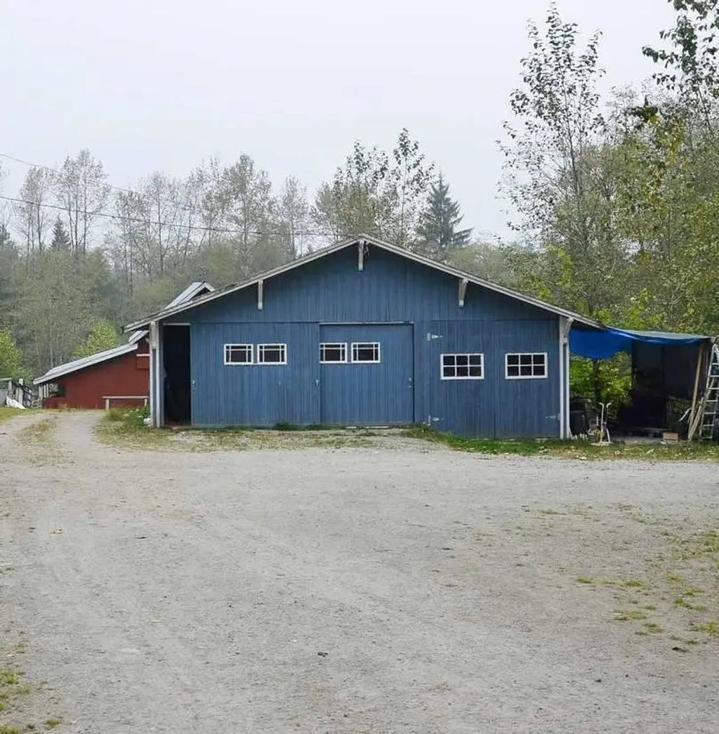 25457 112 Ave Shop, Maple Ridge