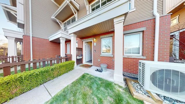 19505 68a Avenue 70, Surrey