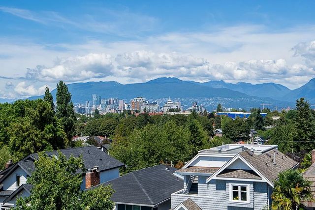 676 E 22nd Avenue 1, Vancouver