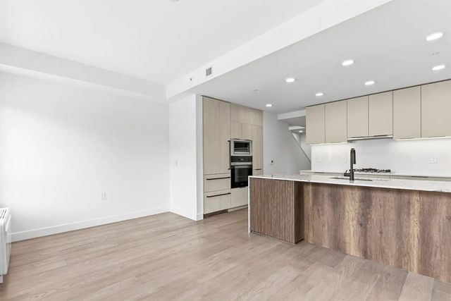 3590 W 39th Avenue 303, Vancouver