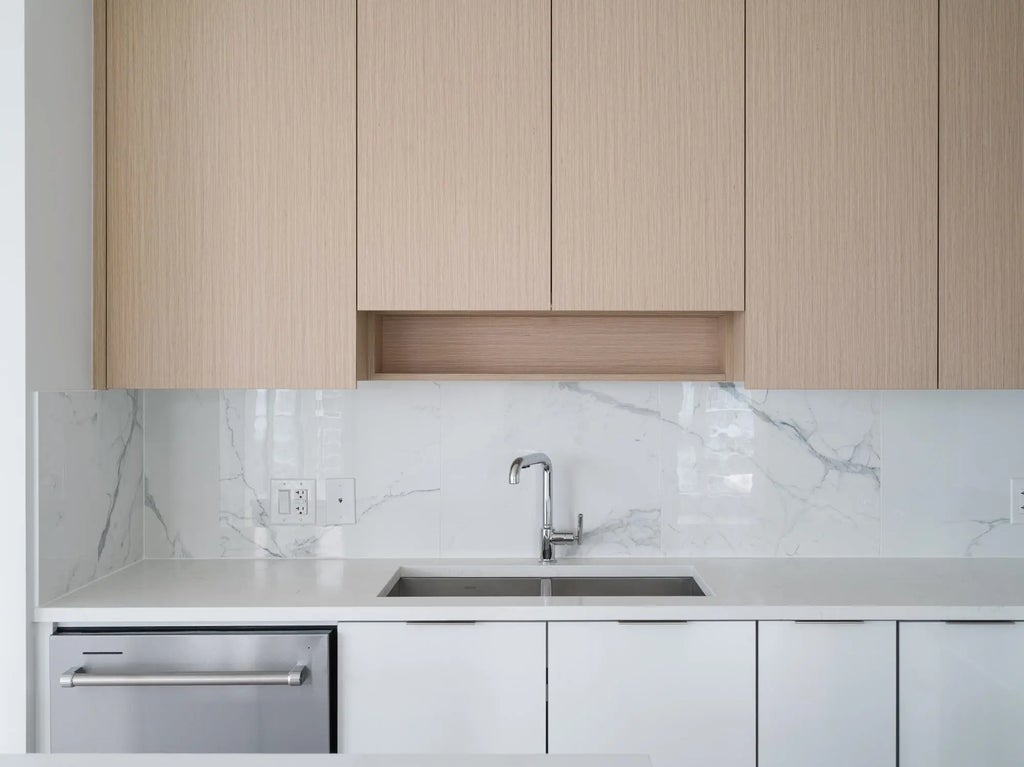 699 Whiting Way 1408, Coquitlam