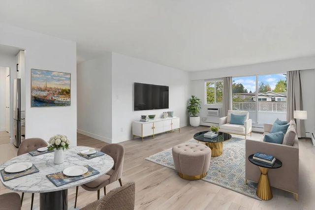 12096 222 Street 212, Maple Ridge