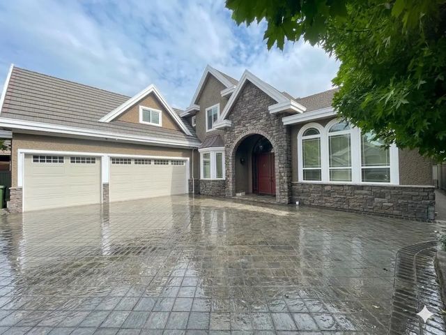 8120 Pigott Road, Richmond
