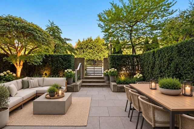 221 E 3rd Street 108, North Vancouver
