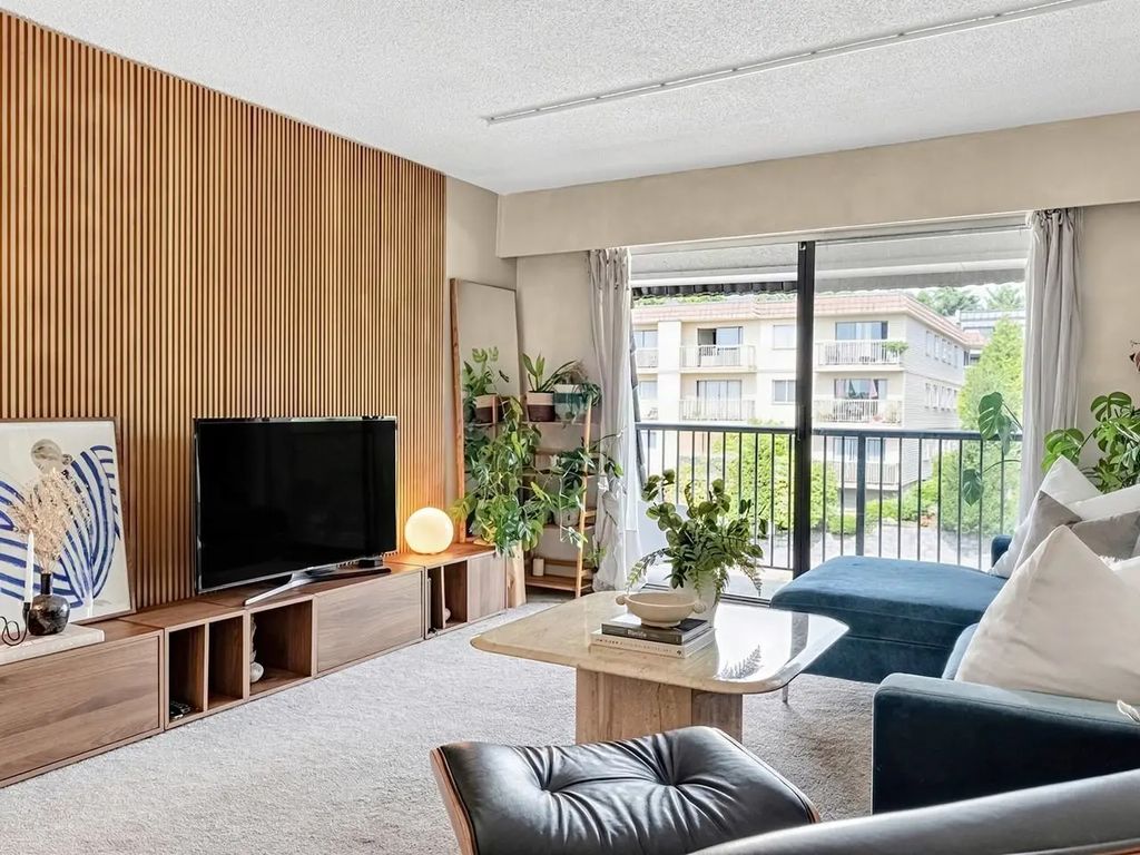 275 W 2nd Street 309, North Vancouver