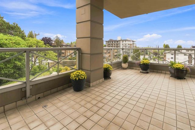 160 E 13th Street 405, North Vancouver