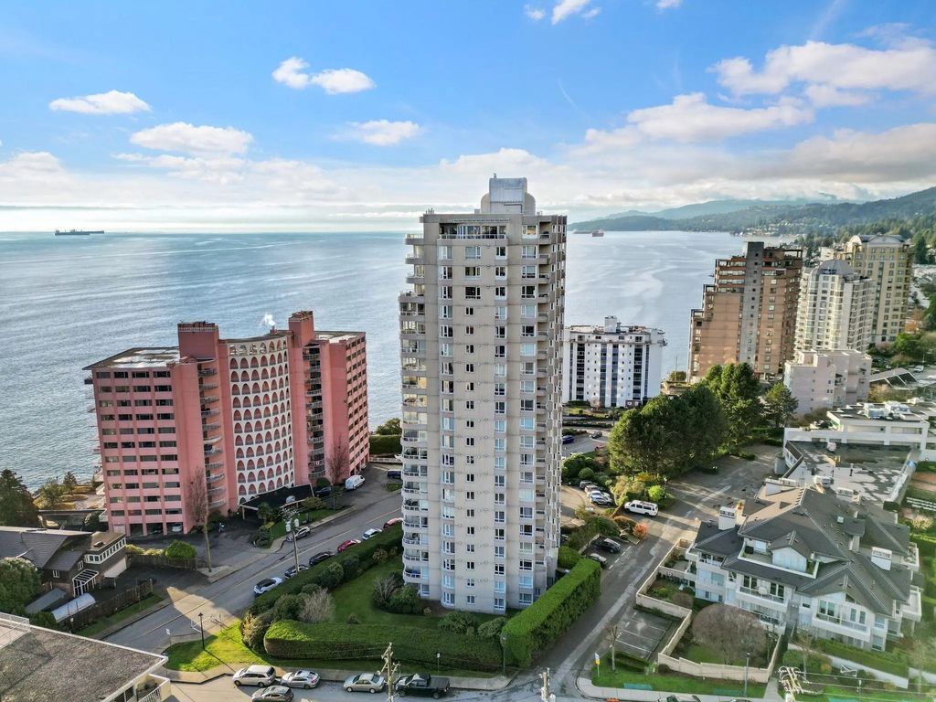 2203 Bellevue Avenue 1502, West Vancouver
