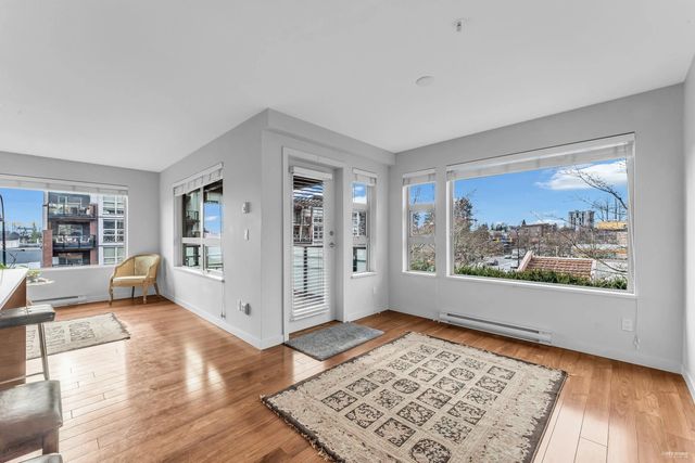 1677 Lloyd Avenue 305, North Vancouver