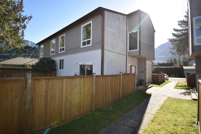 633 Douglas Street, Hope