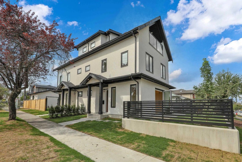 3695 E 26 Avenue 1, Vancouver