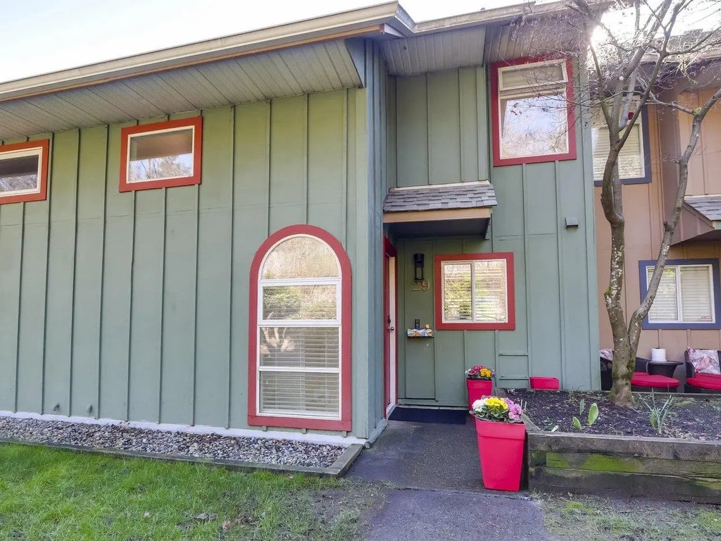 900 W 17th Street 29, North Vancouver