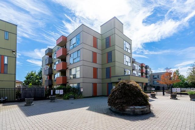 12075 228 Street 208, Maple Ridge
