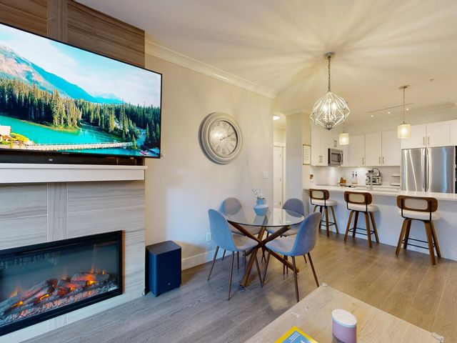 5020 221a Street 211, Langley