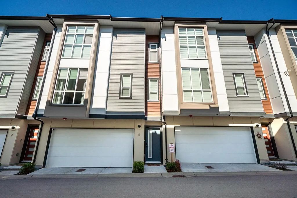 7670 207 Street 8, Langley