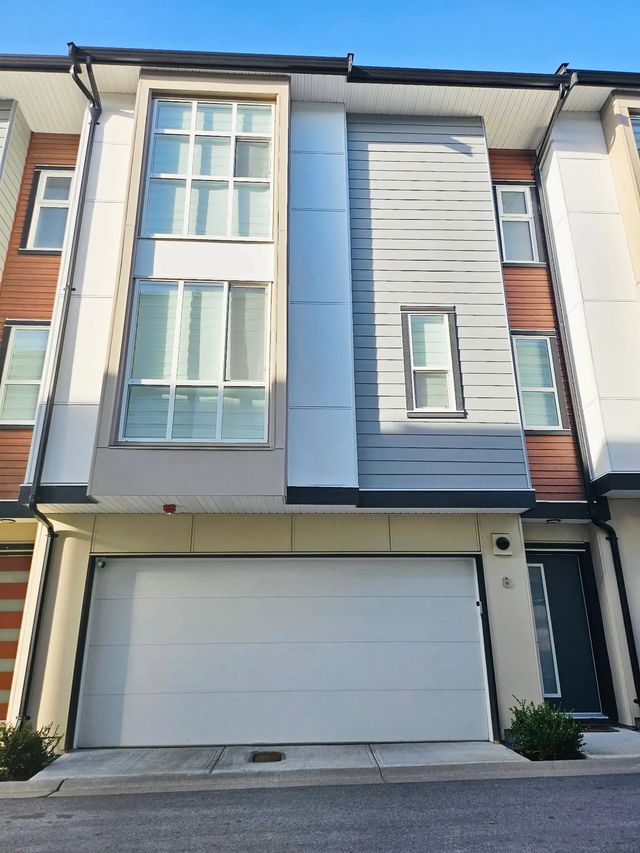 7670 207 Street 8, Langley