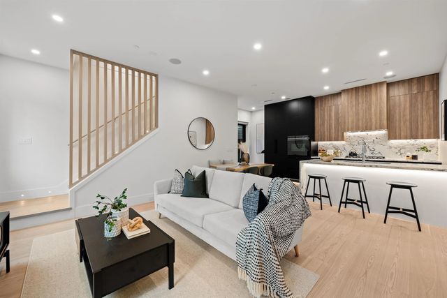 5034 Granville Street 2, Vancouver