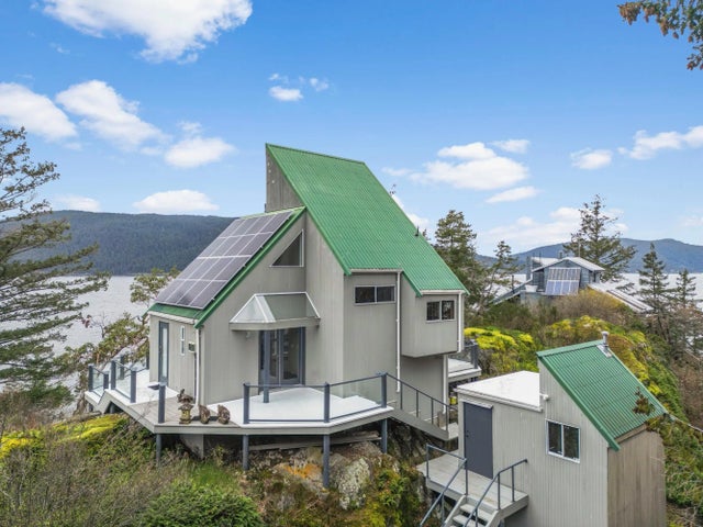 28 Passage Island, Vancouver