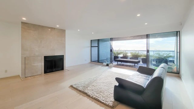 2250 Folkestone Way 21, West Vancouver