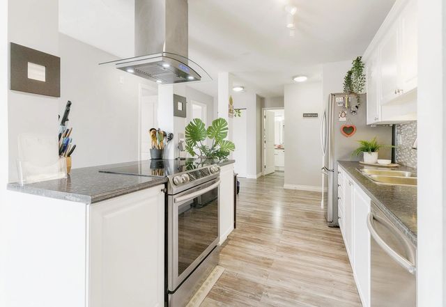13771 72a Avenue 312, Surrey