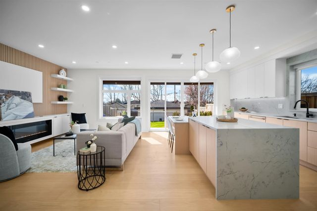 3576 E Pender Street 2, Vancouver