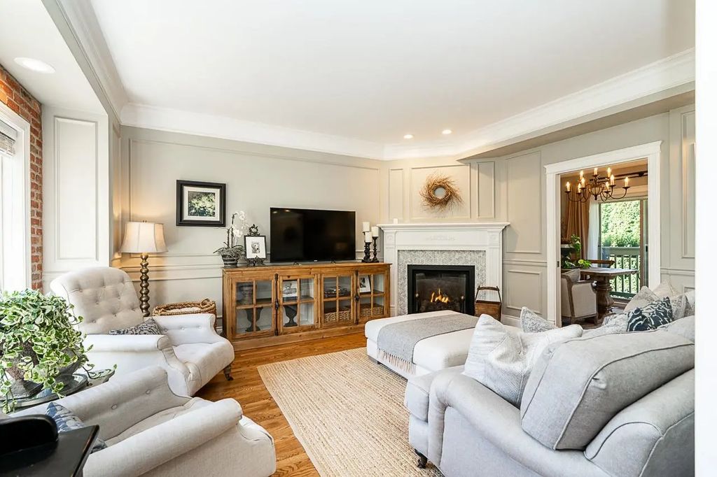 15151 Buena Vista Avenue 4, White Rock
