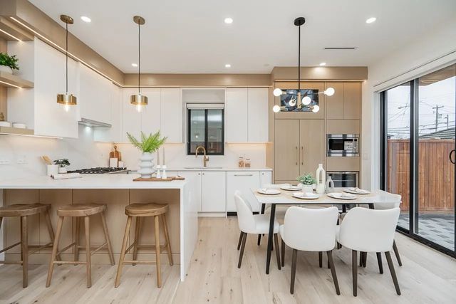 150 E 51st Avenue 2, Vancouver
