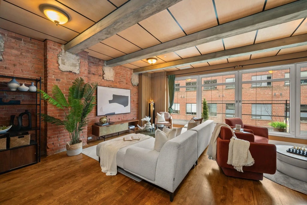 1155 Mainland Street 301, Vancouver