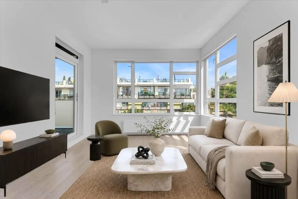 711 W 14th Street 315, North Vancouver