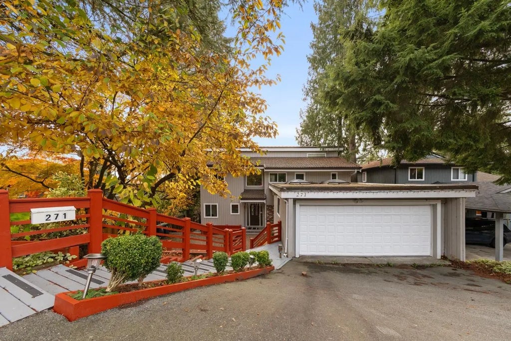 271 Montroyal Boulevard, North Vancouver
