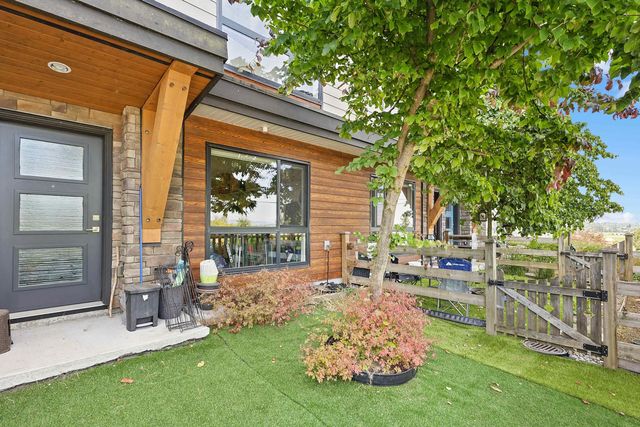16488 64 Avenue 159, Surrey