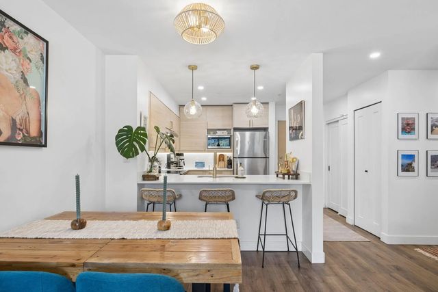 38 Seventh Avenue 203, New Westminster