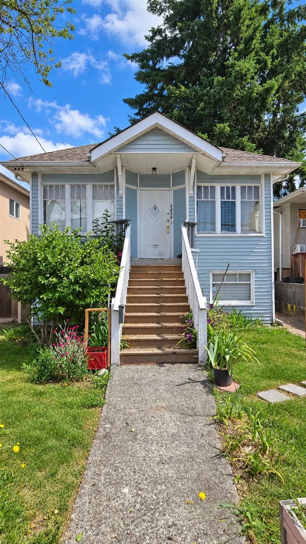 3253 School Avenue, Vancouver