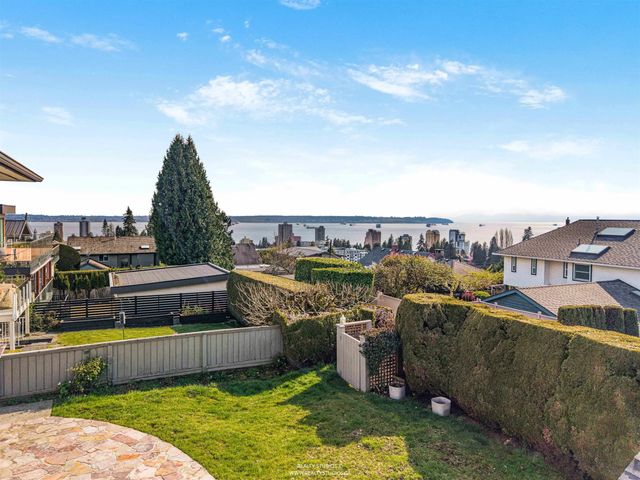 1405 20th Street, West Vancouver