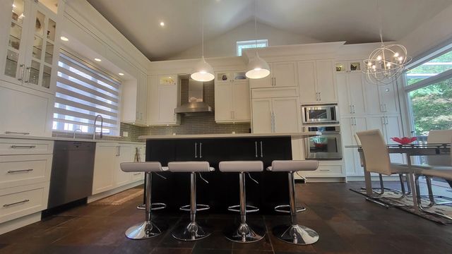62 Ashwood Drive, Port Moody
