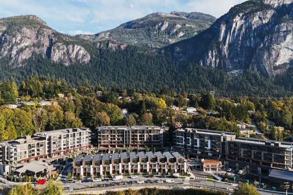 1500 Scott Crescent 402, Squamish