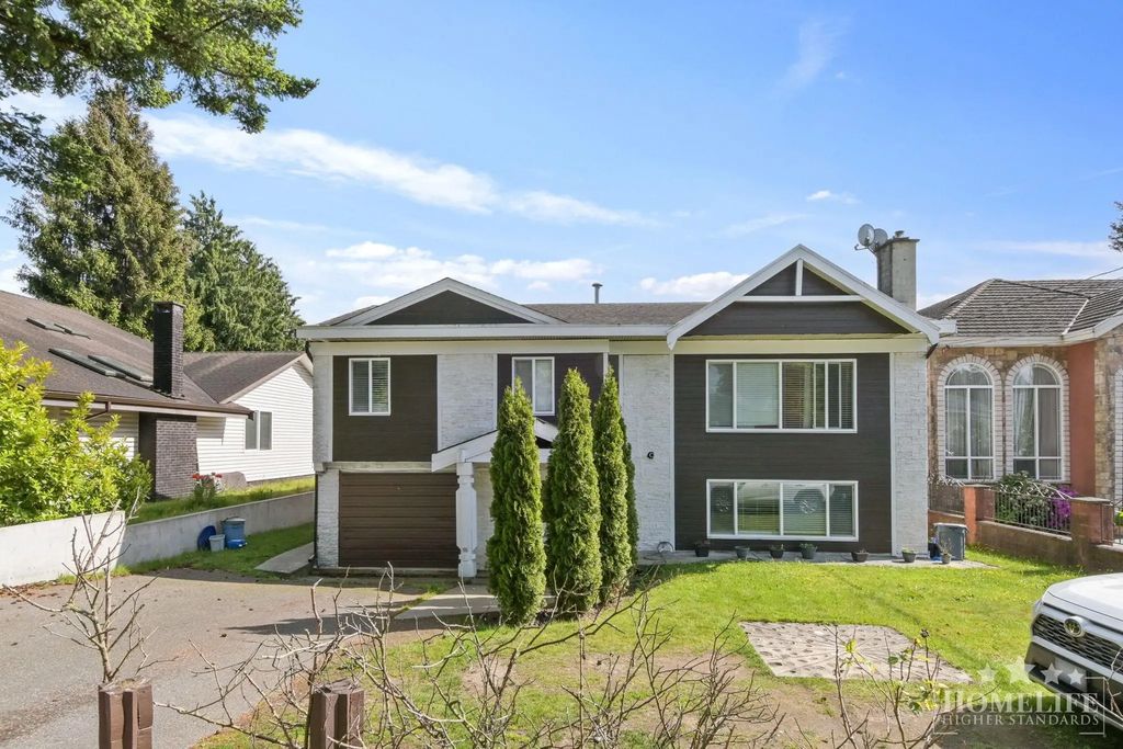 11860 75a Avenue House, Delta