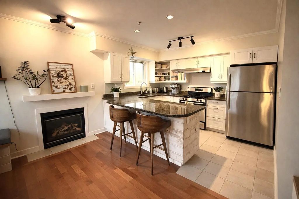 1233 Main Street 6, Squamish