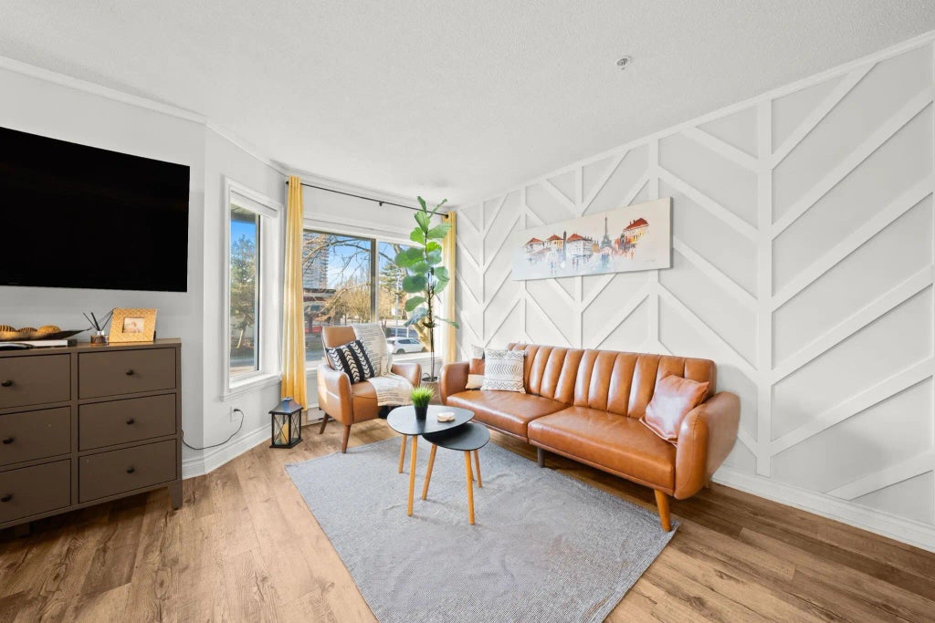 12110 80 Avenue 201, Surrey