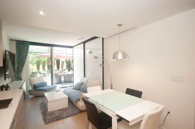 89 Nelson Street 202, Vancouver