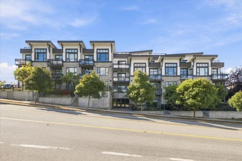 9983 E Barnston Drive 309, Surrey
