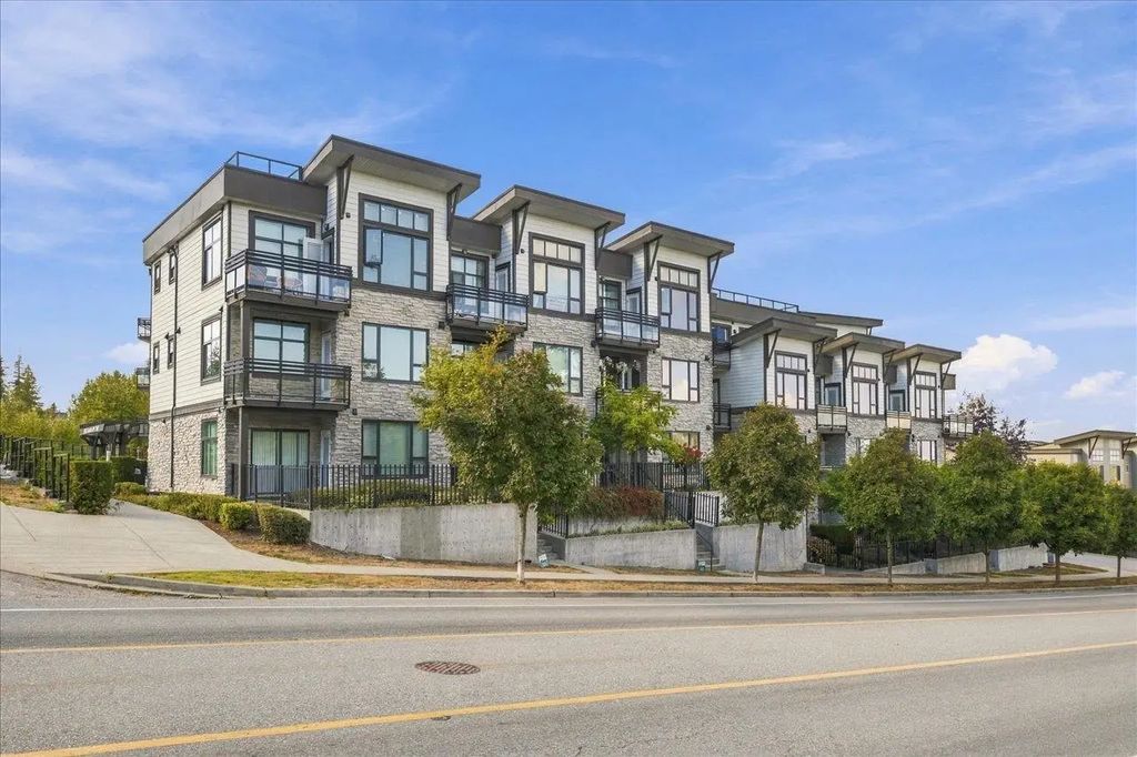 9983 E Barnston Drive 309, Surrey