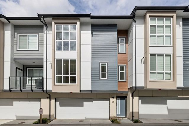 7670 207 Street 26, Langley