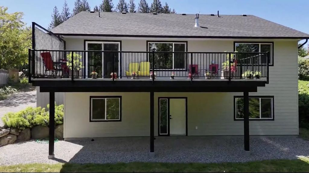 7808 Eagle Drive, Halfmoon Bay